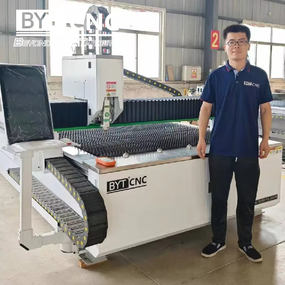 Industriequalität 1kW 1,5kW 2k – Industrial Laser Cutter For Metal Bewertung und Preis